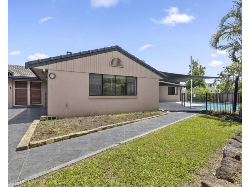 8 Forster Avenue, Bundall QLD 4217
