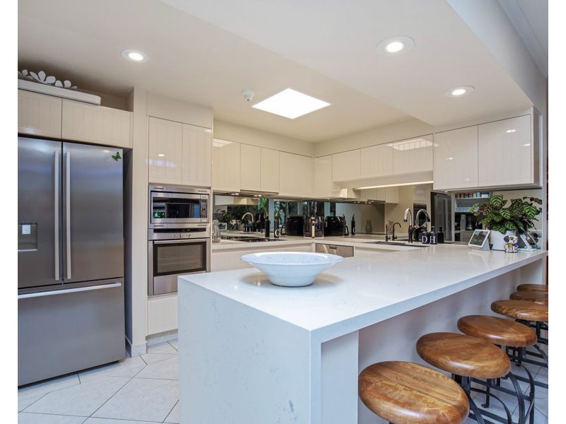 30/125 Santa Cruz Boulevard, Clear Island Waters QLD 4226