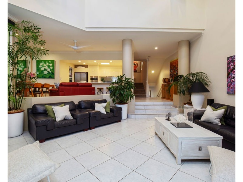 30/125 Santa Cruz Boulevard, Clear Island Waters QLD 4226