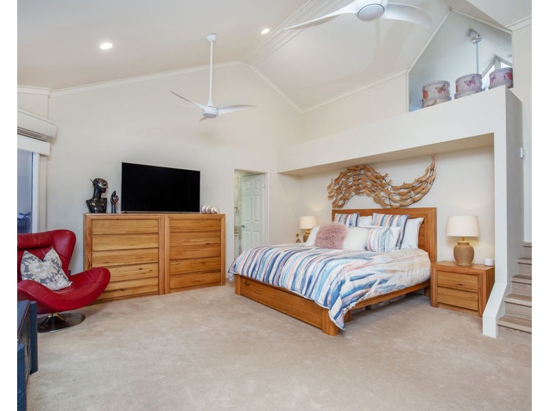 30/125 Santa Cruz Boulevard, Clear Island Waters QLD 4226