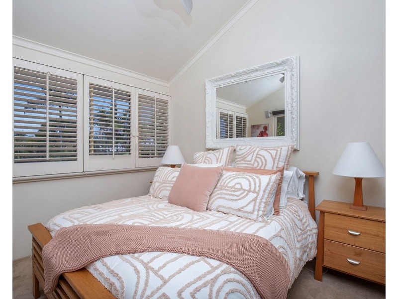 30/125 Santa Cruz Boulevard, Clear Island Waters QLD 4226