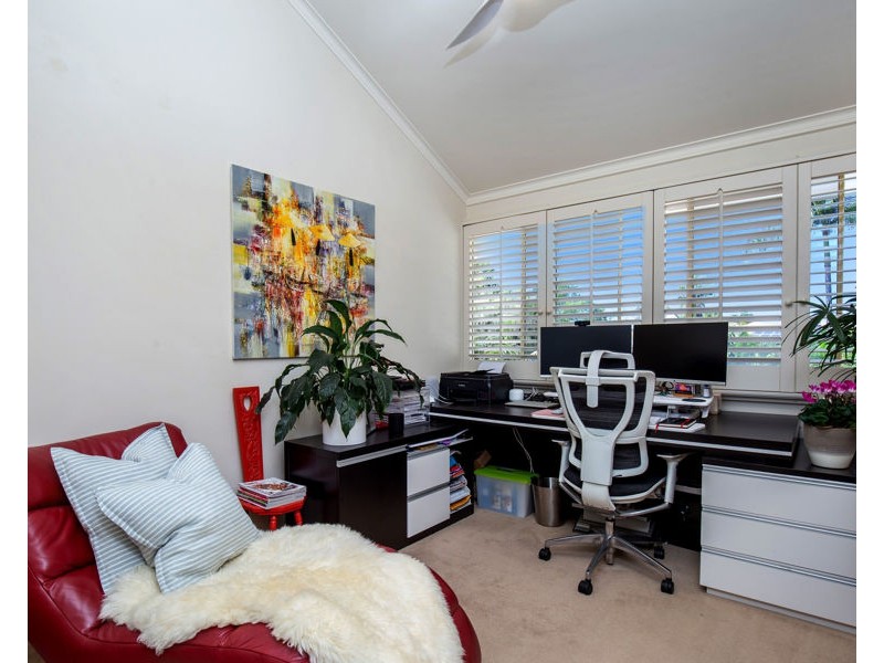 30/125 Santa Cruz Boulevard, Clear Island Waters QLD 4226