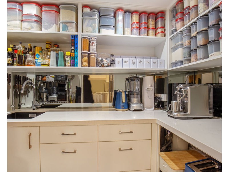 30/125 Santa Cruz Boulevard, Clear Island Waters QLD 4226