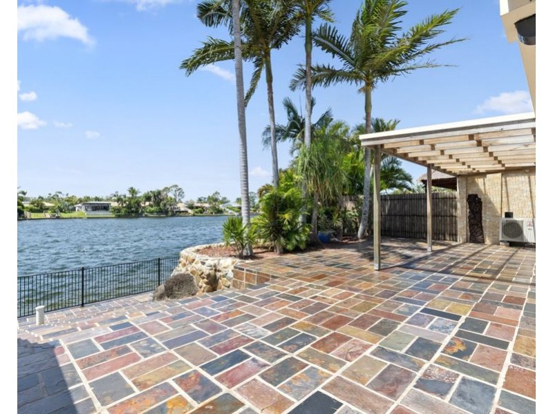 2/63 Kangaroo Avenue, Coombabah QLD 4216