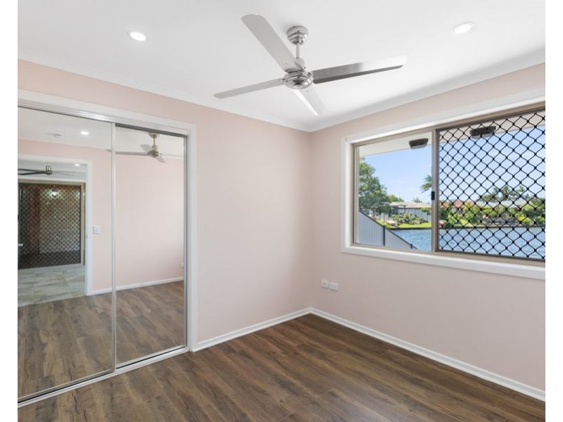 2/63 Kangaroo Avenue, Coombabah QLD 4216