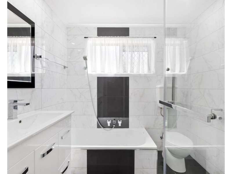 2/63 Kangaroo Avenue, Coombabah QLD 4216