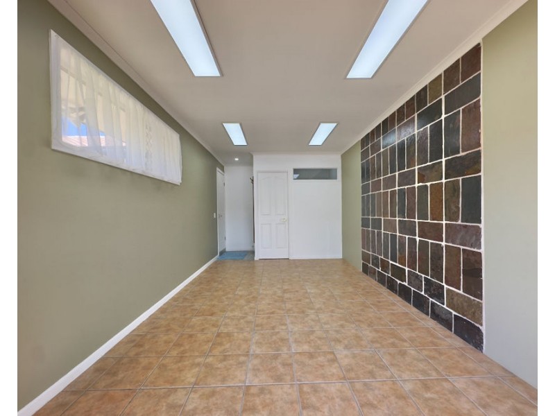 2/63 Kangaroo Avenue, Coombabah QLD 4216