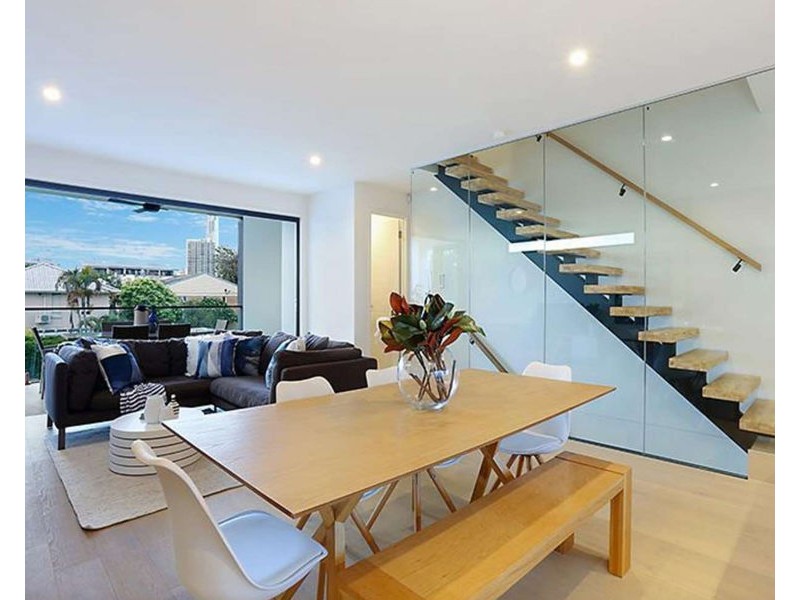 4/27 Burra Street, Chevron Island QLD 4217