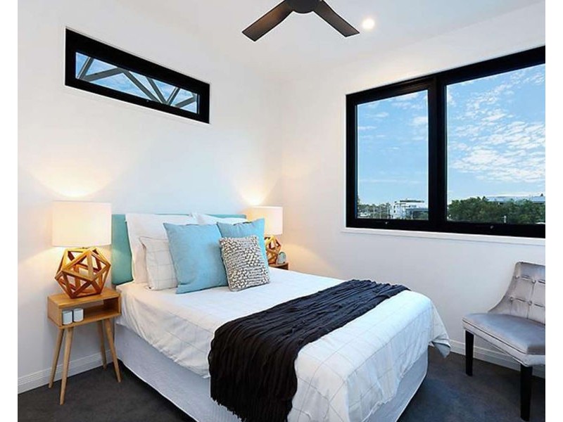 4/27 Burra Street, Chevron Island QLD 4217