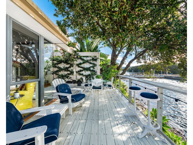 134/125 Santa Cruz Boulevard, Clear Island Waters QLD 4226