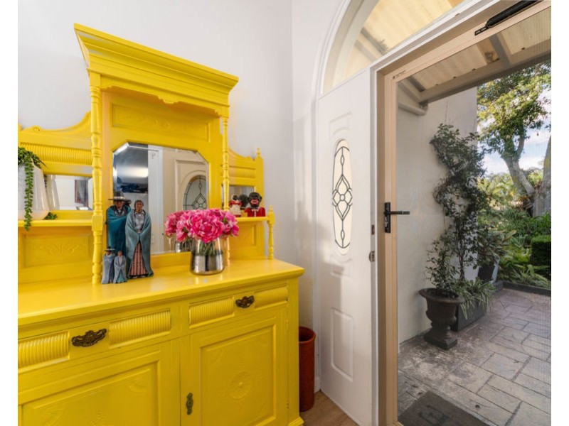 134/125 Santa Cruz Boulevard, Clear Island Waters QLD 4226