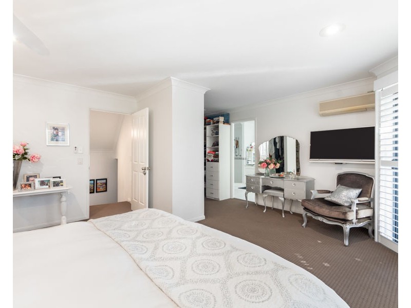 134/125 Santa Cruz Boulevard, Clear Island Waters QLD 4226