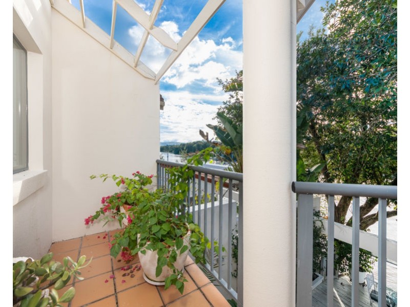 134/125 Santa Cruz Boulevard, Clear Island Waters QLD 4226