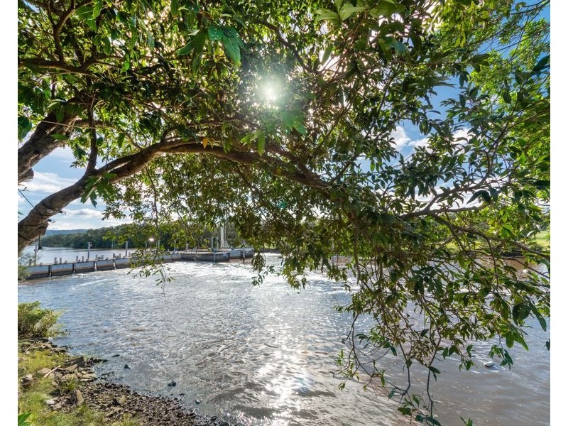 134/125 Santa Cruz Boulevard, Clear Island Waters QLD 4226