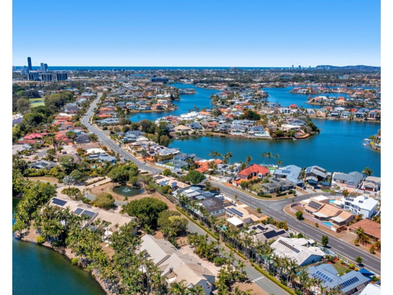 134/125 Santa Cruz Boulevard, Clear Island Waters QLD 4226