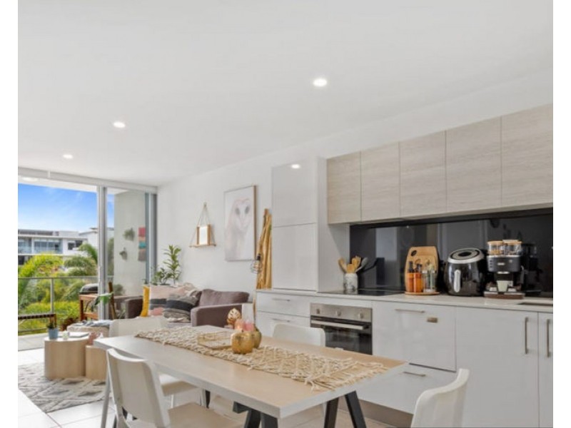 1303/6-8 Waterford Court, Bundall QLD 4217