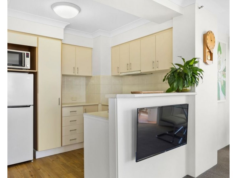 1038/2623 Gold Coast Highway, Broadbeach QLD 4218