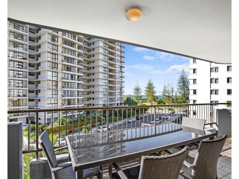 402/8 Albert Avenue, Broadbeach QLD 4218