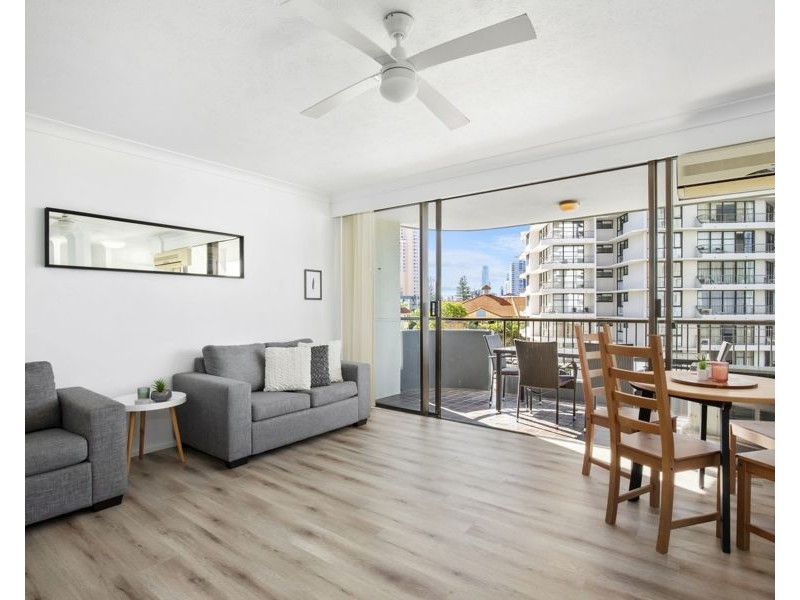 402/8 Albert Avenue, Broadbeach QLD 4218
