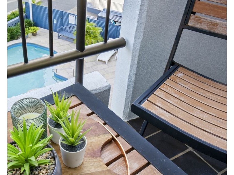 402/8 Albert Avenue, Broadbeach QLD 4218