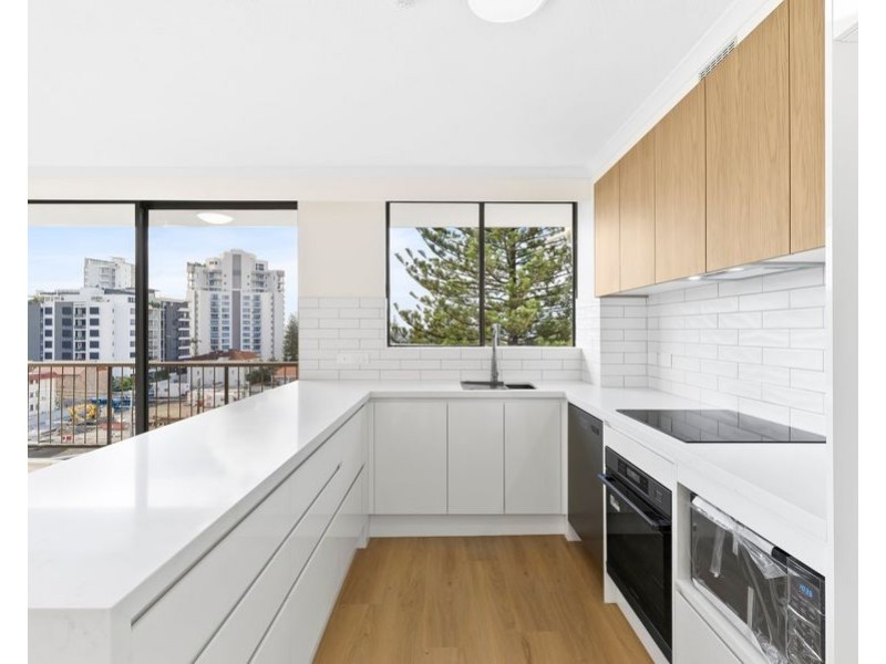 20/22 Armrick Avenue, Broadbeach QLD 4218