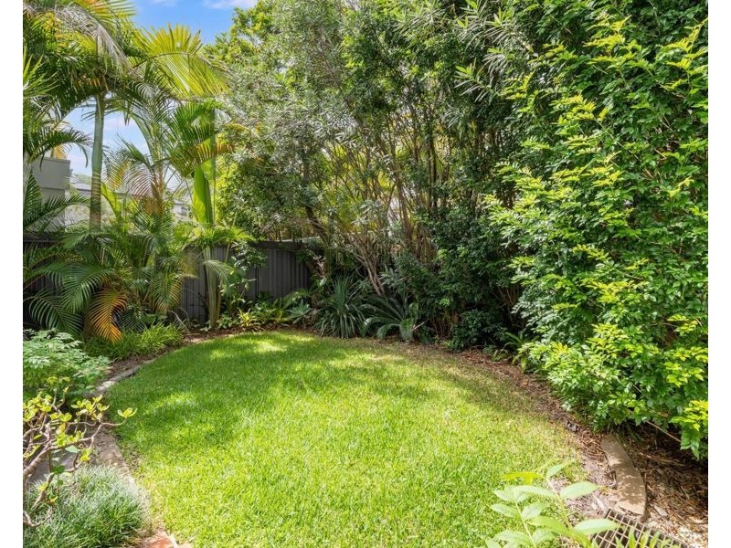 9/8 Dalpura Street, Chevron Island QLD 4217