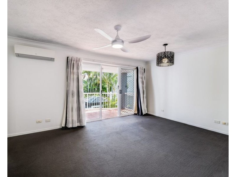 9/8 Dalpura Street, Chevron Island QLD 4217