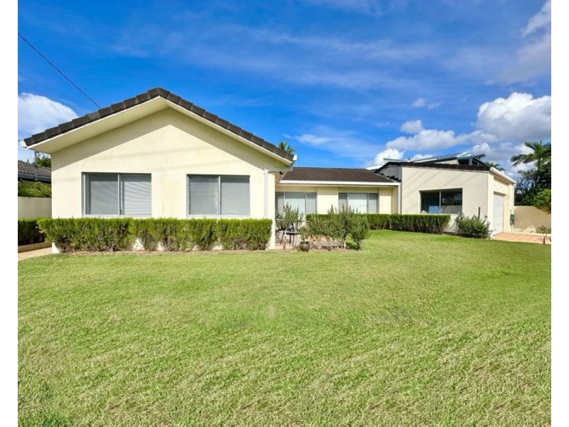 74 Monaco Street, Broadbeach Waters QLD 4218