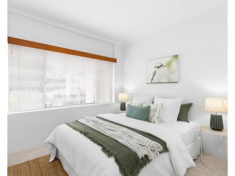 74 Monaco Street, Broadbeach Waters QLD 4218