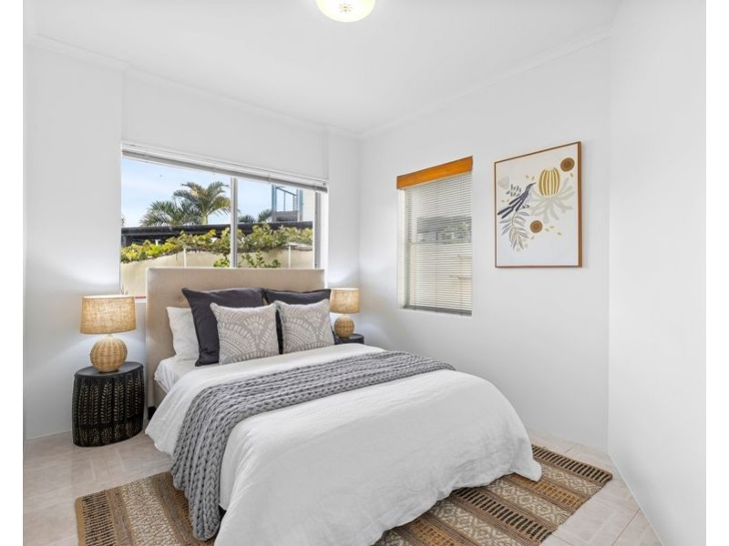 74 Monaco Street, Broadbeach Waters QLD 4218