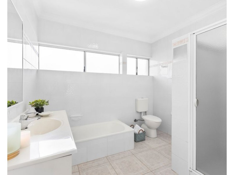 74 Monaco Street, Broadbeach Waters QLD 4218