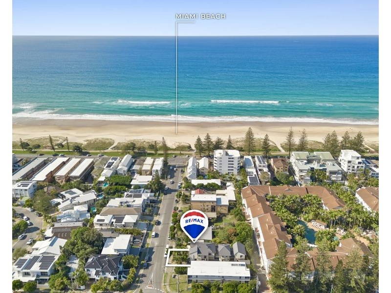 2/14 Riviera Road, Miami QLD 4220