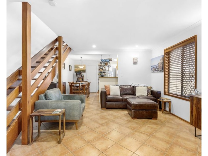 2/14 Riviera Road, Miami QLD 4220