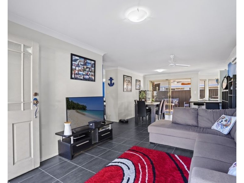 1/101-103 Whiting Street, Labrador QLD 4215