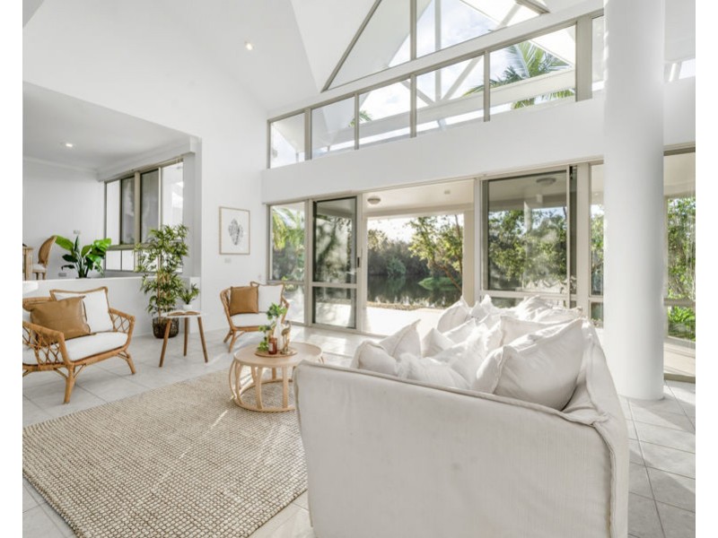 67/125 Santa Cruz Boulevard, Clear Island Waters QLD 4226