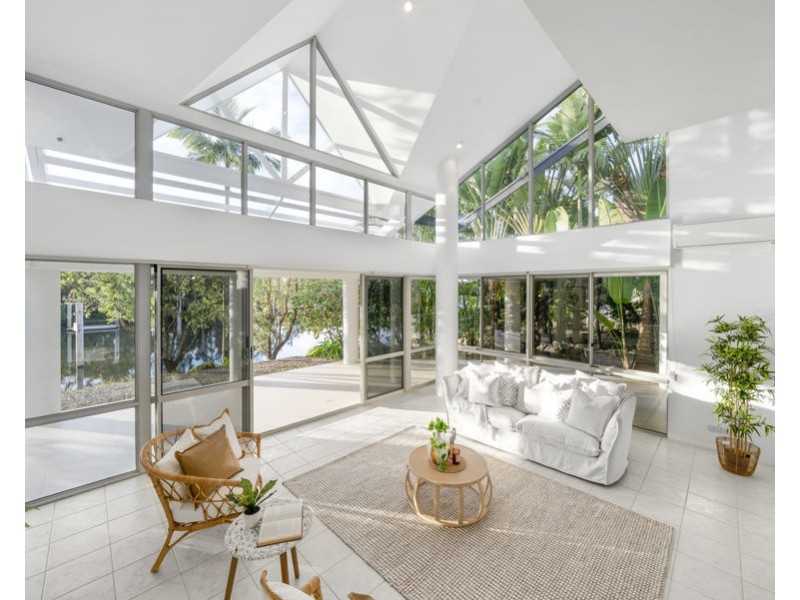 67/125 Santa Cruz Boulevard, Clear Island Waters QLD 4226