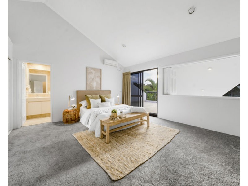 67/125 Santa Cruz Boulevard, Clear Island Waters QLD 4226