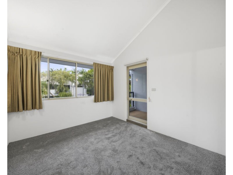 67/125 Santa Cruz Boulevard, Clear Island Waters QLD 4226