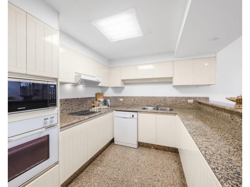 67/125 Santa Cruz Boulevard, Clear Island Waters QLD 4226