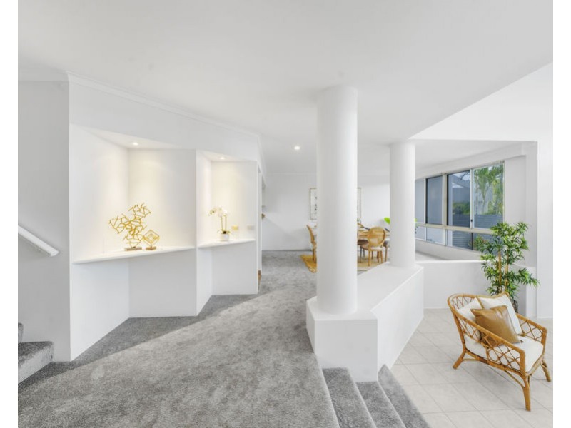 67/125 Santa Cruz Boulevard, Clear Island Waters QLD 4226