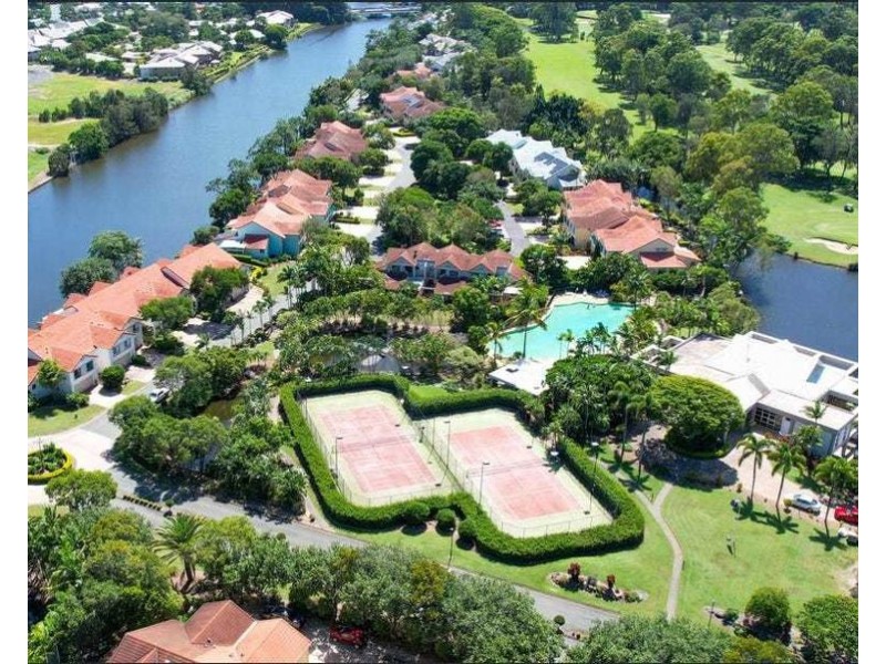 67/125 Santa Cruz Boulevard, Clear Island Waters QLD 4226