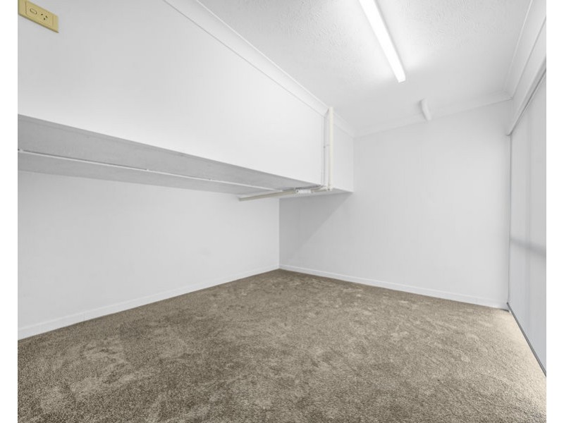 67/125 Santa Cruz Boulevard, Clear Island Waters QLD 4226