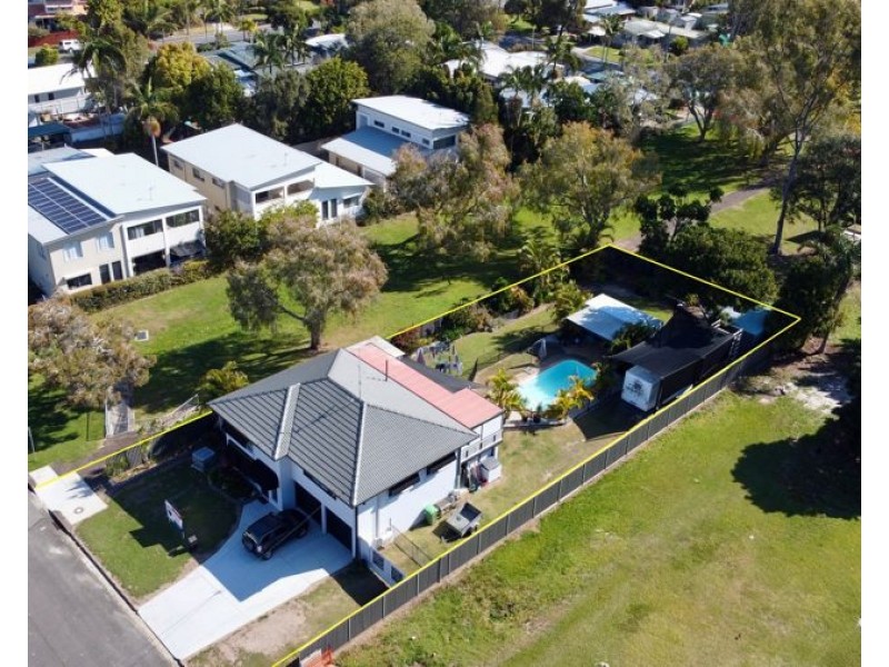 12 Echlin Street, Labrador QLD 4215