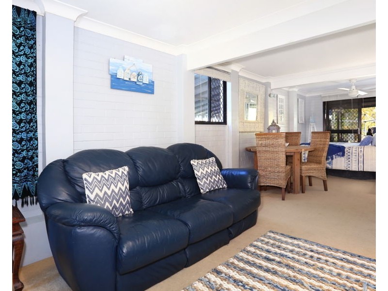 12 Echlin Street, Labrador QLD 4215
