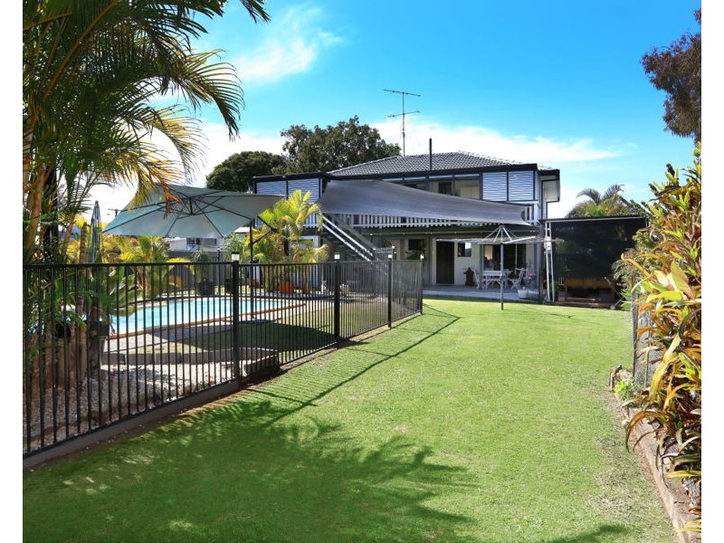 12 Echlin Street, Labrador QLD 4215