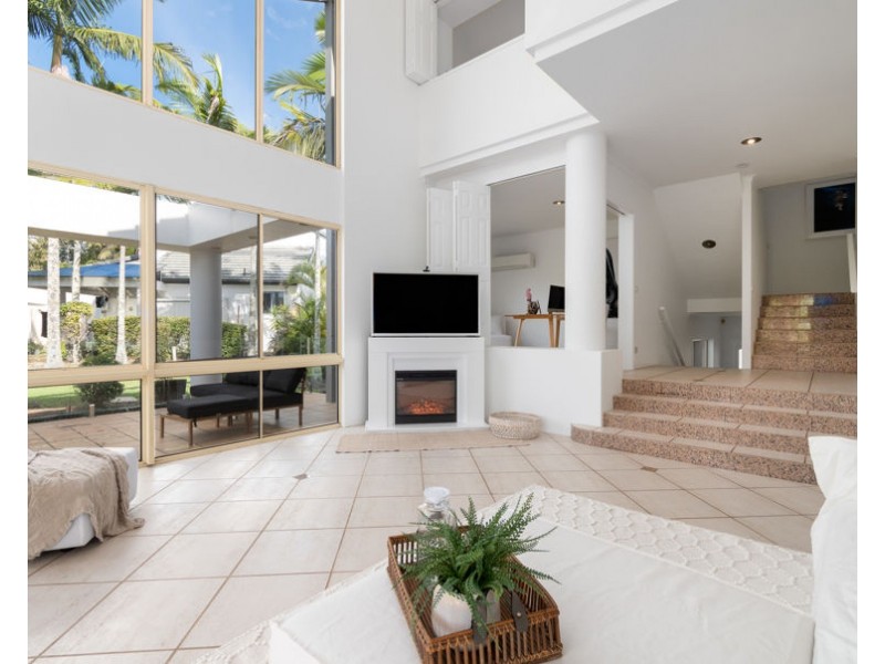 68/125 Santa Cruz Boulevard, Clear Island Waters QLD 4226