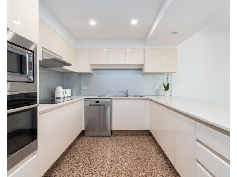 68/125 Santa Cruz Boulevard, Clear Island Waters QLD 4226
