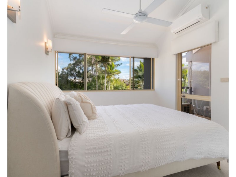 68/125 Santa Cruz Boulevard, Clear Island Waters QLD 4226