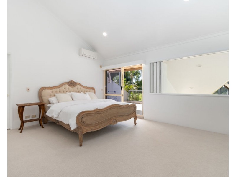 68/125 Santa Cruz Boulevard, Clear Island Waters QLD 4226