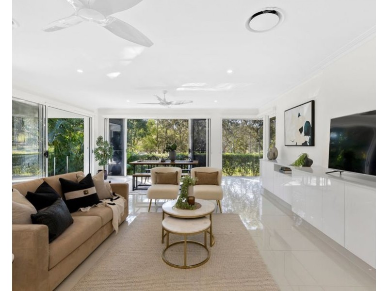 1 Jarvis Place, Arundel QLD 4214